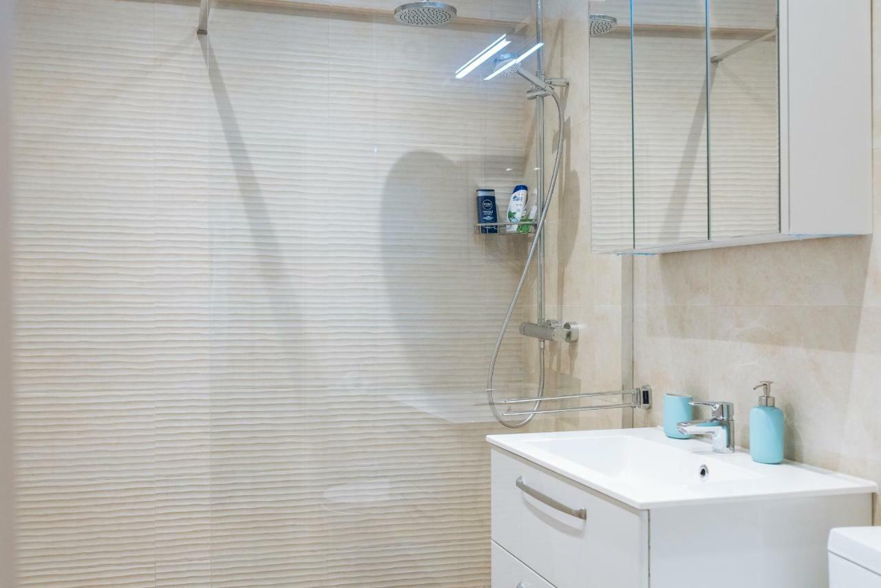 Luxury Flat 8 Near Metro Apartamento Bucareste Exterior foto